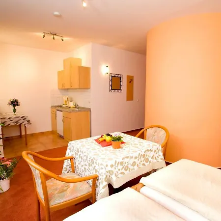 Haus Sandra Апартаменты *